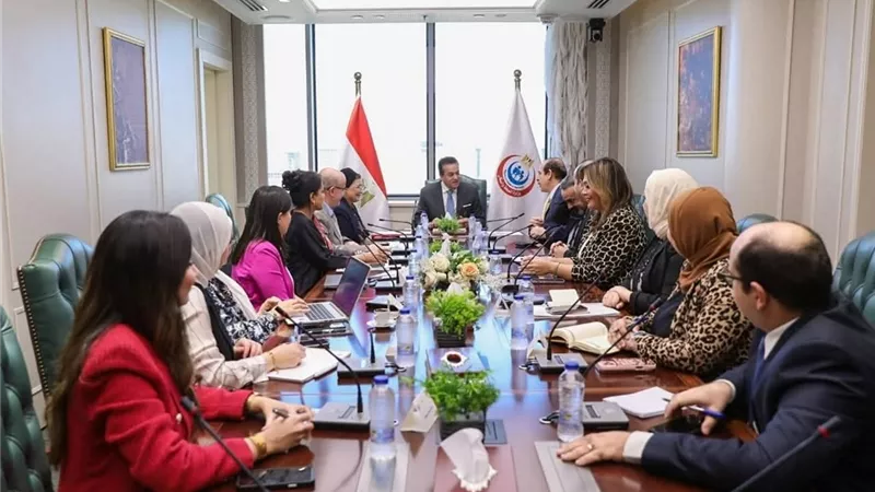 وزير الصحة يبحث تعزيز أنظمة اليقظة الدوائية وضمان سلامة الأدوية واللقاحات
