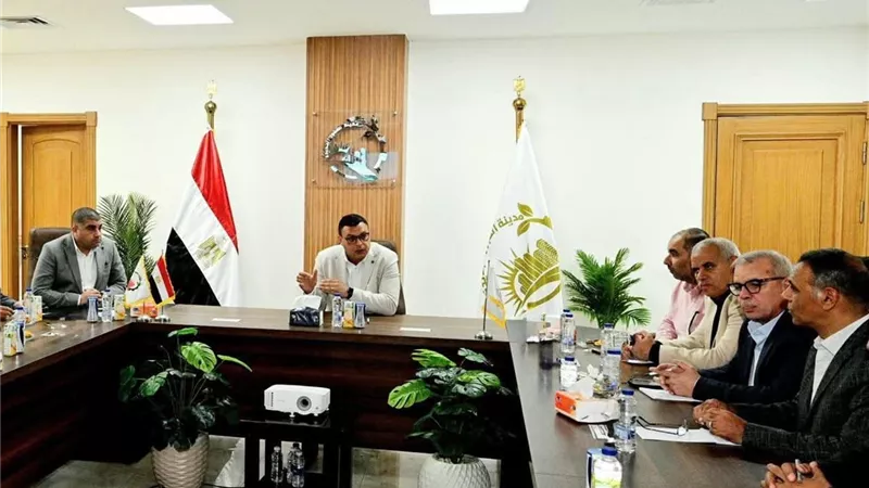 وزير الإسكان: طرح فرص استثمارية وتعظيم الاستفادة من أراضي العبور الجديدة