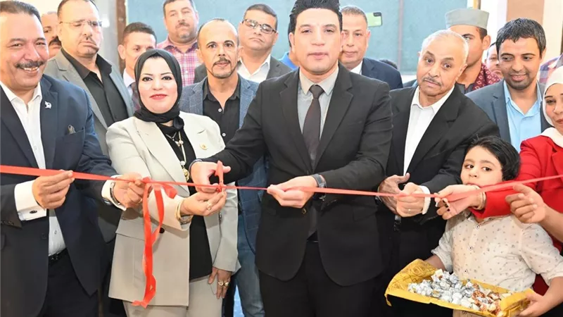 نائب محافظ سوهاج يفتتح معرض 