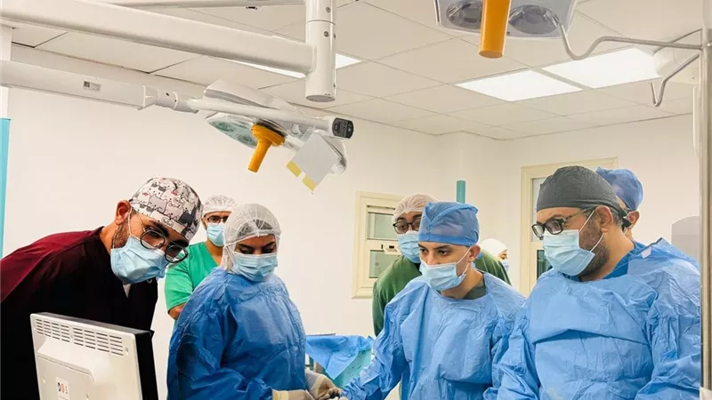 الرعاية الصحية تنجح في 5 عمليات بالصمغ الطبي والتخدير الموضعي بنسبة 100%