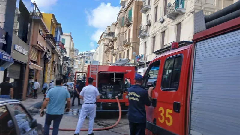 السيطرة على حريق هائل بمسرح سيد درويش بالإسكندرية دون اصابات 