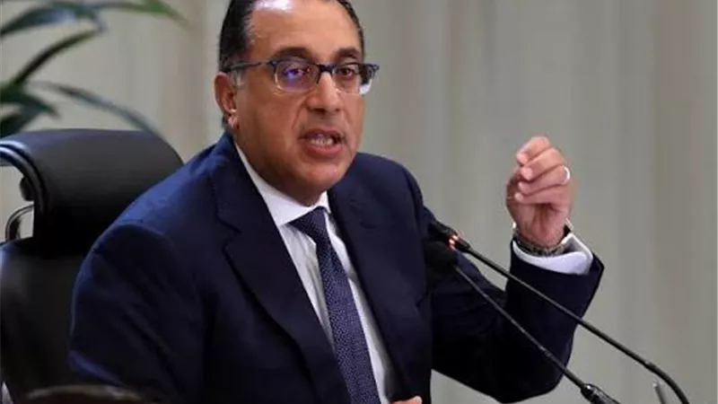 رئيس الوزراء لطلاب جامعة السويس الأهلية: هدف الدولة تخريج طلاب يواكبون المستقبل