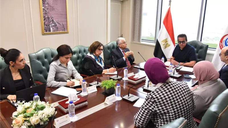 وزير الصحة يبحث مع جمعية أطباء الباثولوجيا المصريين بأمريكا التعاون في التعليم الطبي