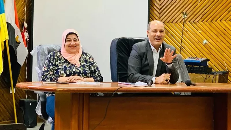 مدير تعليم الإسكندرية يوجه بمراجعة الأداء داخل المدارس لضمان الانضباط