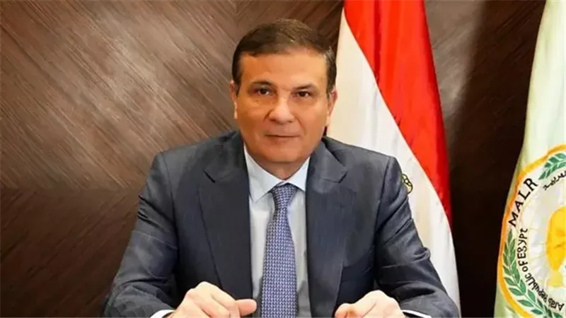 لا مجال لتهاون أو فساد.. وزير الزراعة يطيح برئيس جمعية منتجى الأرز والحبوب بسبب مخالفات