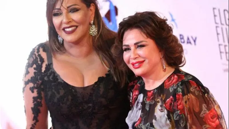 «غيرة على كبر».. الهام شاهين وهالة صدقي يضعان لبلبلة في موقف محرج 