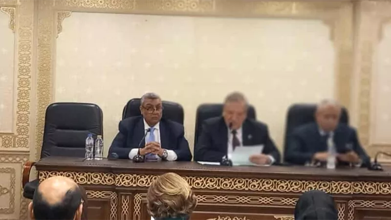 لمناقشة دعم الاقتصاد بـ4 مليارات يورو.. تفاصيل اجتماع 