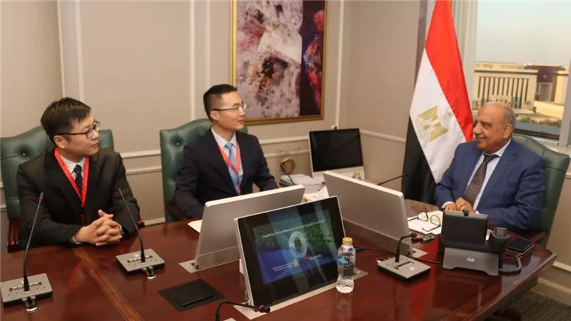 وزير الكهرباء يبحث مع «هواوي» التعاون في مشروعات تخزين الطاقة والتحول الرقمي للشبكات