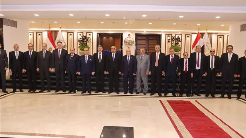 وزير العدل يزور هيئتي قضايا الدولة والنيابة الإدارية لتهنئتهما ببدء العام القضائي الجديد