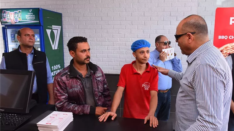 وزير العمل يحذر: حملات تفتيشية قريبة على كل المصانع والخدمات
