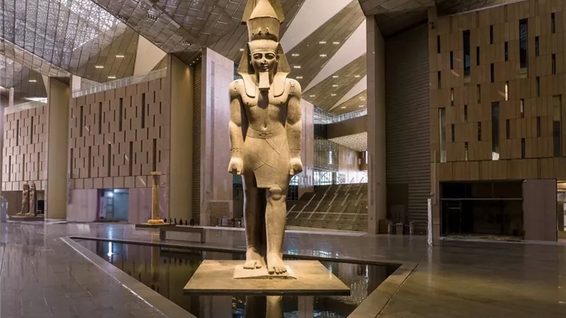 أحمد أبو اليزيد: المتحف المصري الكبير يستقبل الوفود الرسمية لمدة 3 أيام