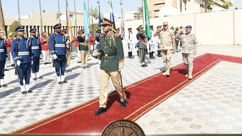 بعد جولة رسمية في السعودية.. الفريق أحمد خليفة يعود إلى أرض الوطن