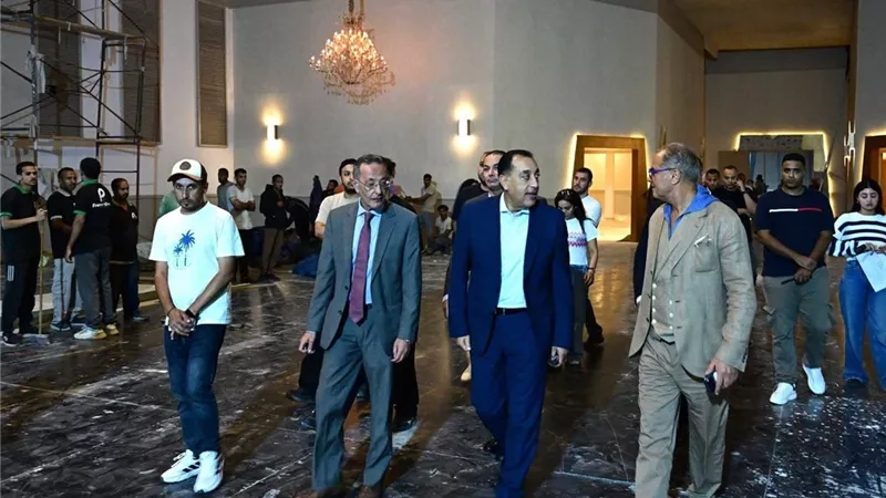 جولة ليلية لرئيس الوزراء قبل الافتتاح الرسمي للمتحف المصري الكبير