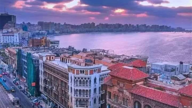 سيدة تلقى مصرعها دهسًا أسفل ترام الإبراهيمية في الإسكندرية