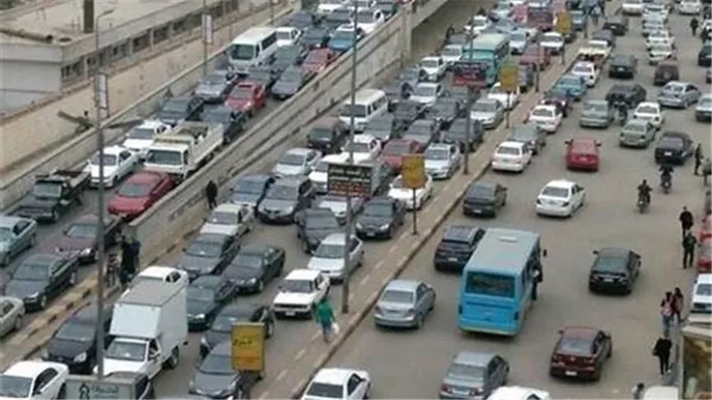 كثافات متوسطة أعلى الكباري.. خريطة المرور بمحاور وشوارع القاهرة والجيزة