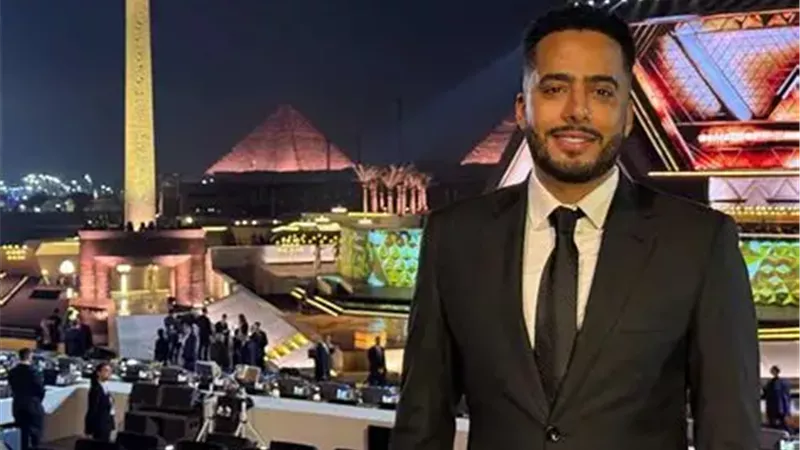 صعب على الجمهور.. سر ظهور عصام السقا خلف كواليس افتتاح المتحف المصري الكبير 