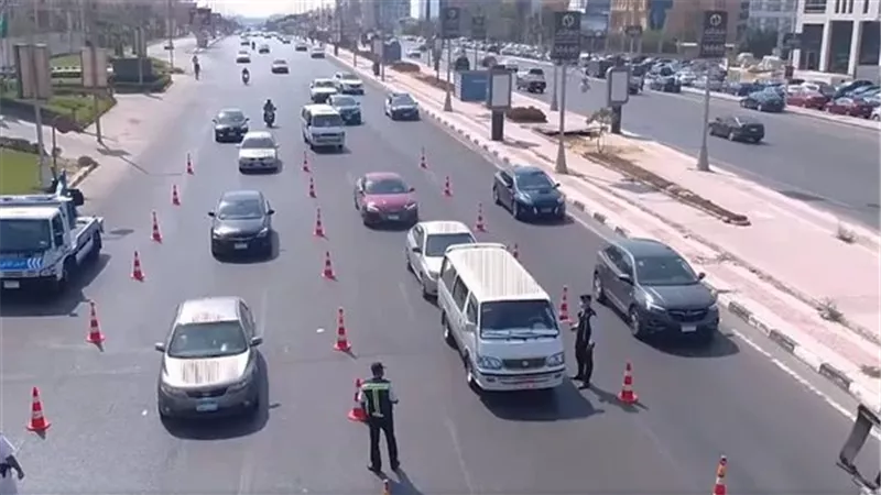 كثافات متحركة.. الحالة المرورية بشوارع وميادين القاهرة والجيزة