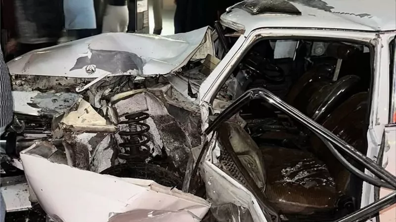 تصادم سيارتين على طريق الكورنيش بالإسكندرية يتسبب في تعطيل حركة المرور
