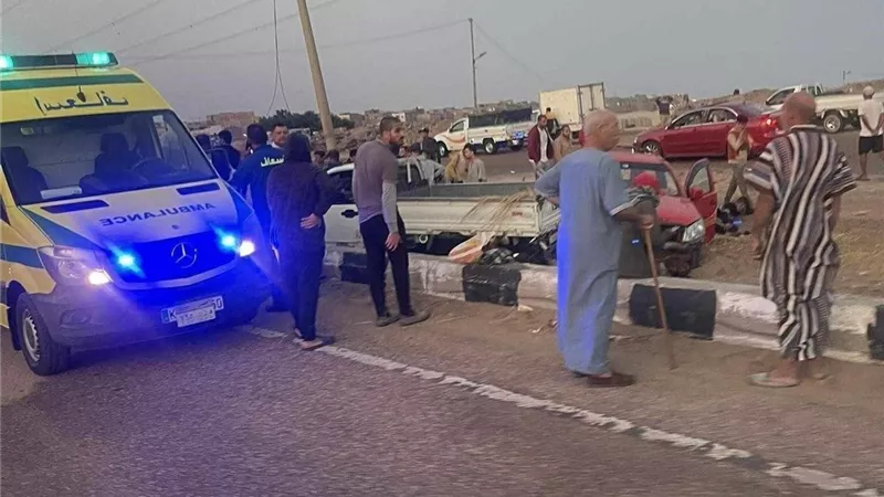 إصابة 31 عاملًا زراعيًا في تصادم سيارتين على الطريق الدولي بكفر الشيخ
