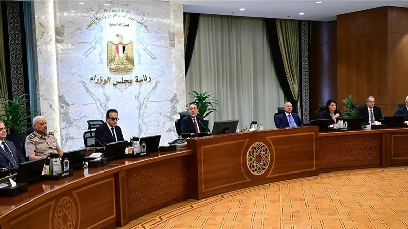 مدبولي يهنئ الرئيس السيسي والحكومة والشعب بمناسبة افتتاح المتحف المصري الكبير