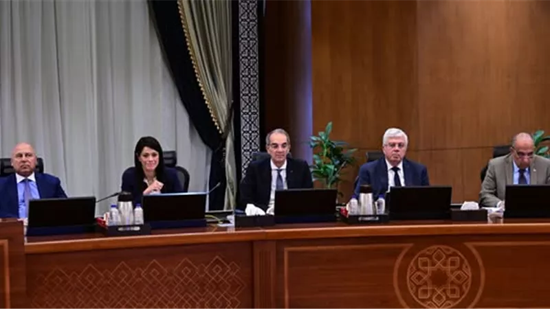 وزيرة التعليم العالي تحصل على اعتماد 