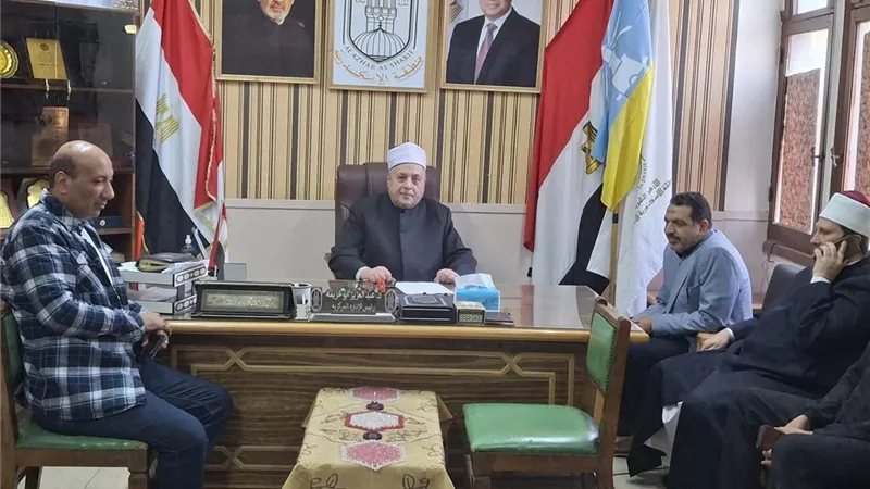 رئيس قطاع المعاهد يزور منطقة الإسكندرية الأزهرية لتفقد سير فعاليات البرنامج التدريبي التخصصي
