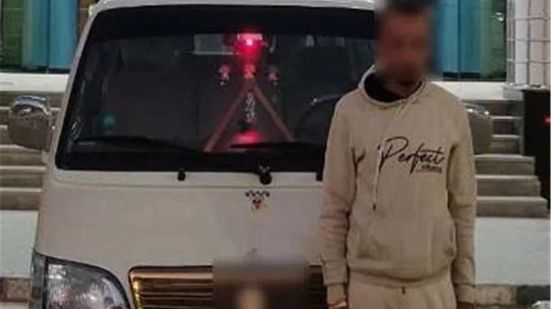 القبض على سائق أجرة بالجيزة بعد مخالفته خط السير ورفع الأجرة على الركاب