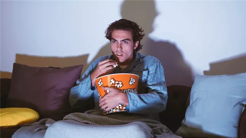 هل تساعد أفلام الرعب على تخفيف القلق والتوتر؟