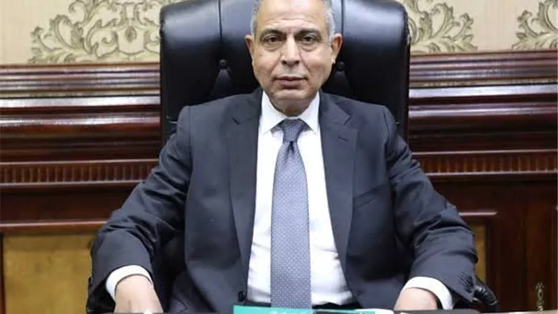 بعد 10 سنوات من الإغلاق.. فتح شارع الحرية بالمنيا أمام المرور من جديد