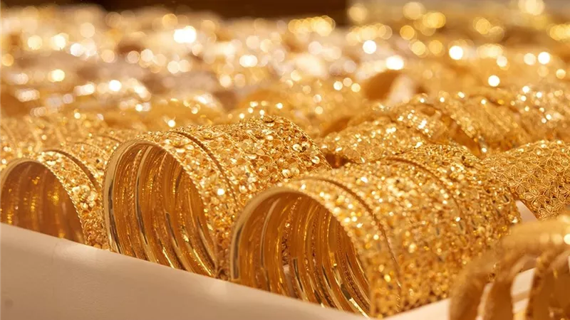 مكاسب أسبوعية لـ الذهب محليًا بدعم عالمي.. هل يستمر الصعود؟