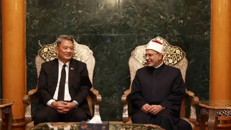  رئيس جامعة الأزهر: خريجو تايلاند سفراء المنهج الوسطي في بلادهم