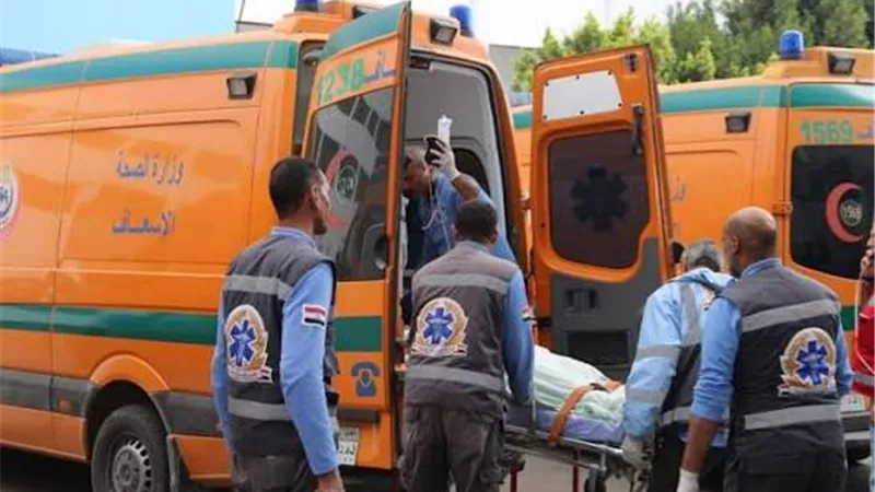 مصرع 4 عمال وإصابة آخرين في حادث مروع بطريق المحاجر بالصف