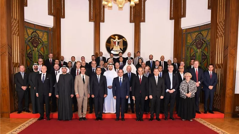 السيسي يستقبل ممثلي شركات الاتصالات العالمية ويؤكد: مصر وجهة جاذبة لصناعة التعهيد