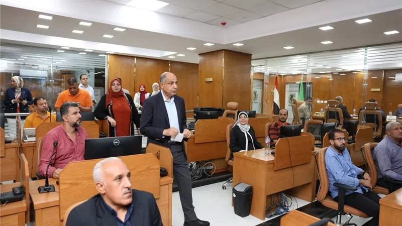 محافظ المنيا: إقبال على اللجان والعملية الانتخابية تسير بسلاسة