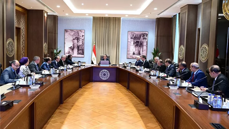 رئيس الوزراء يتابع الجهود المبذولة لتحسين الأوضاع المالية والإدارية للمؤسسات الصحفية القومية