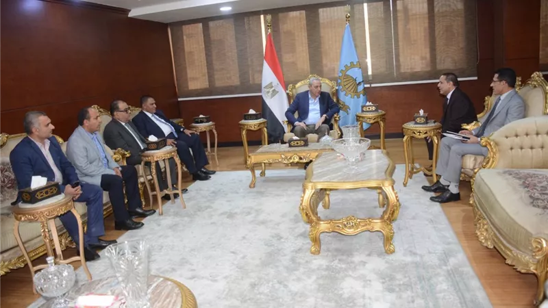 محافظ الغربية يلتقي المدير التنفيذي للشركة المصرية للتنمية الزراعية لدعم المزارعين
