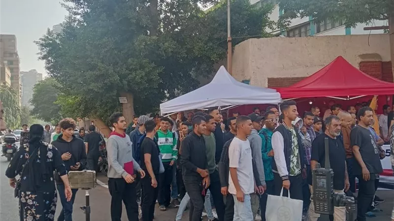 انتخابات النواب 2025.. بدء توافد الناخبين بمدرسة القومية في العجوزة (صور)