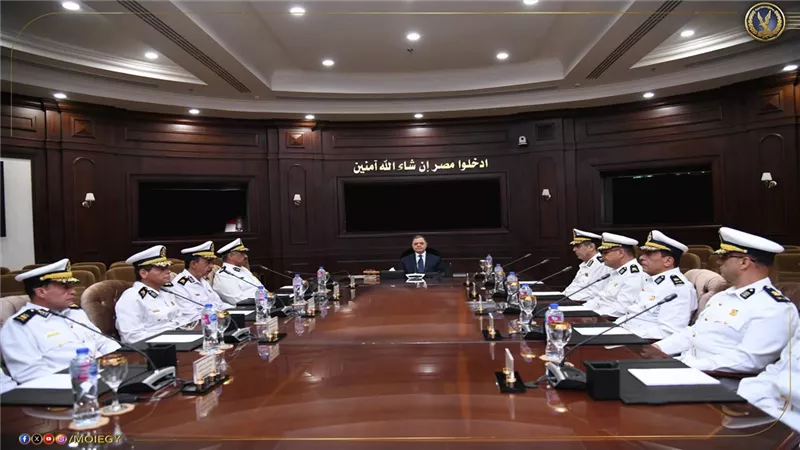 وزير الداخلية يتابع عبر الفيديو كونفرانس استعدادات تأمين انتخابات مجلس النواب