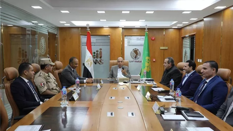 اليوم الثاني لانتخابات مجلس النواب 2025.. محافظ المنيا يؤكد انتظام العملية الانتخابية