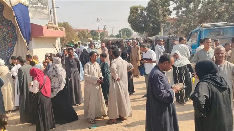 فرحة الصعايدة.. لجان الأقصر تواصل استقبال الناخبين لليوم الثاني
