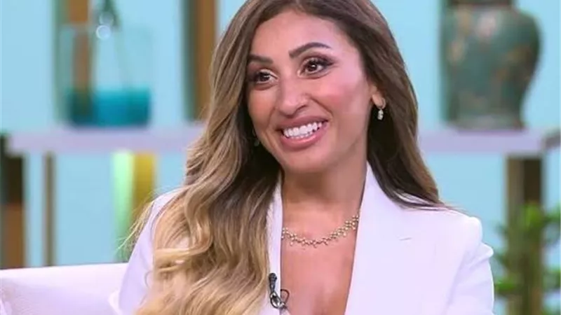 دينا الشربيني تتهم المذيعة مروة صبري بسبها وقذفها وتحرر محضرًا رسميًا