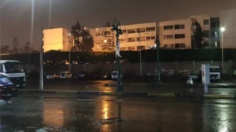 هطول الأمطار على الإسكندرية ليلا وطوارئ فى المحافظة 