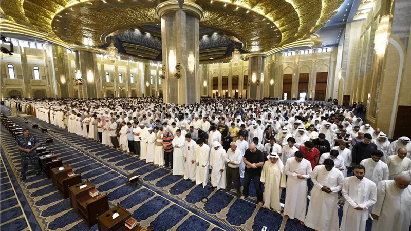 وعيدٌ شديد لترك الجمعة… الشرع يحسم ضوابط الفريضة وأعذارها