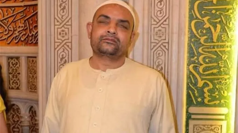 من هو مؤذن مسجد السيدة زينب الذي توفي وهو يستعد للصلاة؟