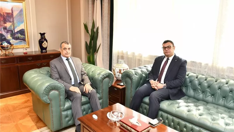 وزيرا الإنتاج الحربي والإسكان يناقشان مستجدات مشروعات المبادرة الرئاسية 