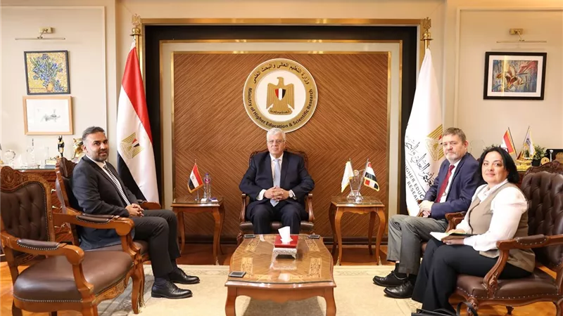 وزير التعليم العالي يبحث تعزيز التعاون مع المجلس الثقافي البريطاني