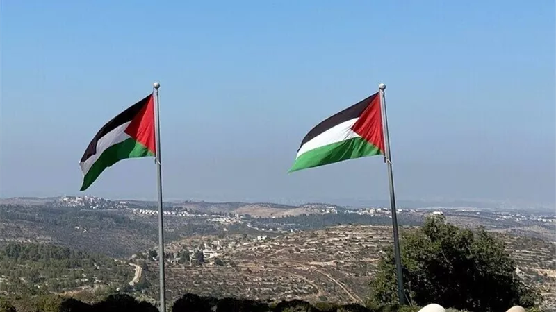  رئيس البرلمان العربي: الشعب الفلسطيني يمتلك كامل الحق في إقامة دولته المستقلة 