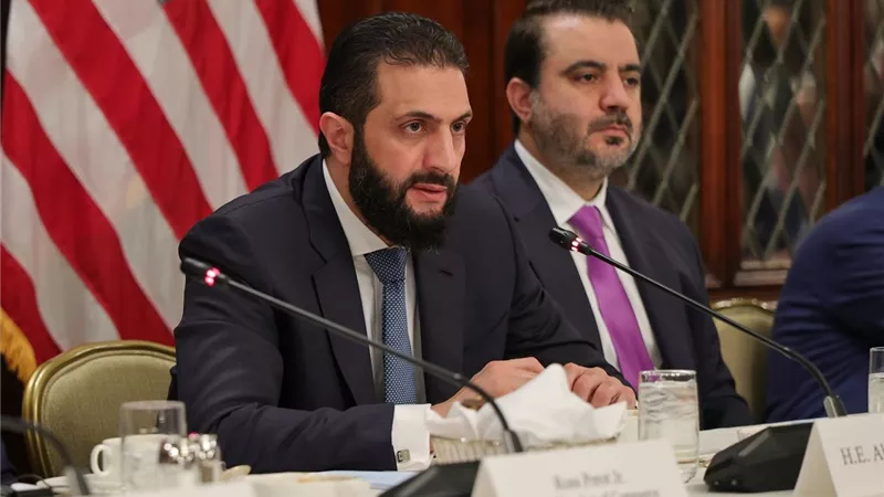 اقتصادي سوري لـ«تفصيلة»: التحالف ضد داعش اختبار نوايا بين واشنطن ودمشق لا تحالف حقيقي والشرع يخوض مغامرة سياسية محفوفة بالمخاطر