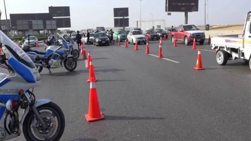 لمدة 10 أيام.. غلق كلي بشارع ابن سندر في القاهرة لإصلاح هبوط بخط صرف صحي
