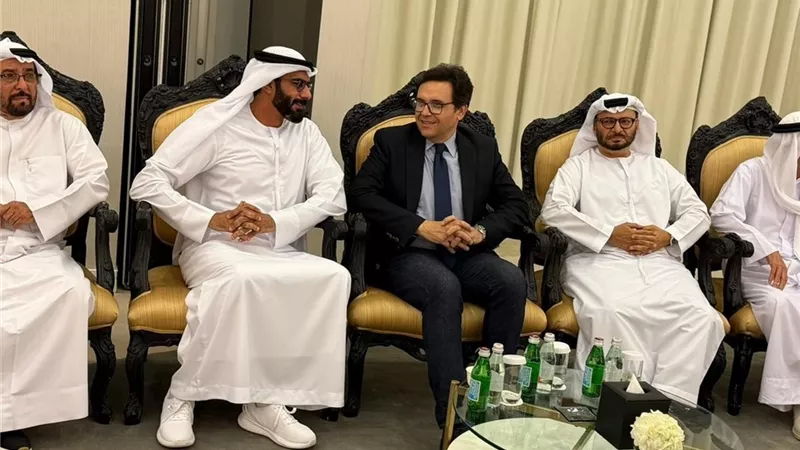 وزير الثقافة يلتقي نظيره الإماراتي ويشهد حفل توزيع جوائز مؤسسة العويس الثقافية